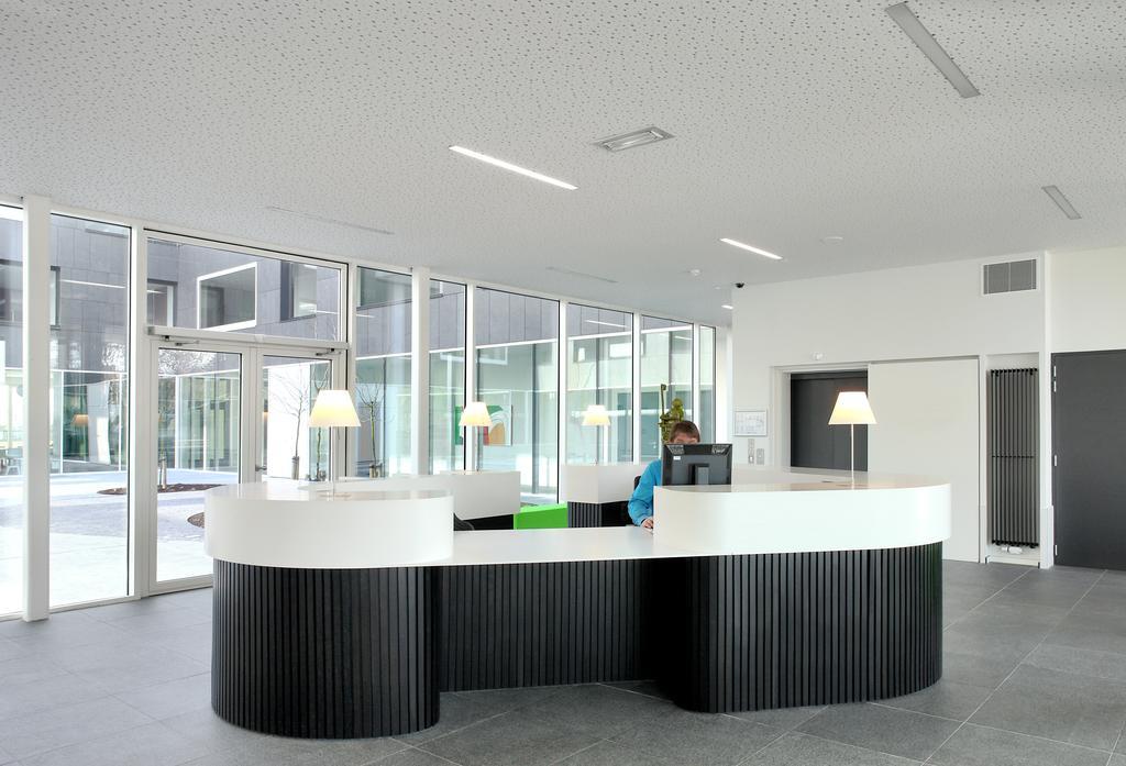 Hotel Middelpunt - Gratis Parking - Ontbijt Inbegrepen! ミデルケルケ エクステリア 写真