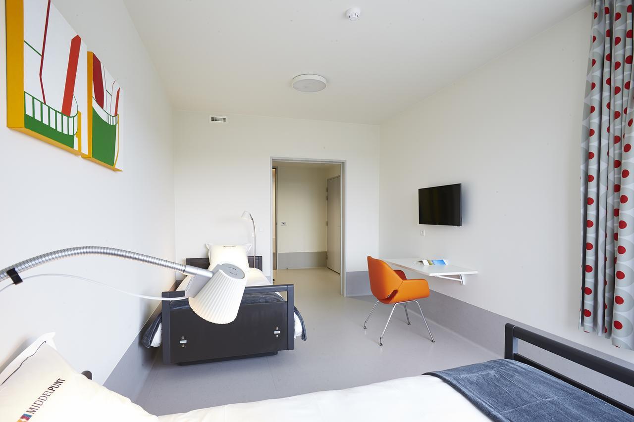 Hotel Middelpunt - Gratis Parking - Ontbijt Inbegrepen! ミデルケルケ エクステリア 写真